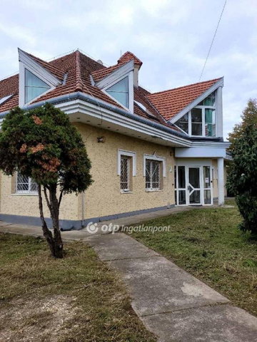 Eladó családi ház, Mogyoródon 348 M Ft, 5 szobás