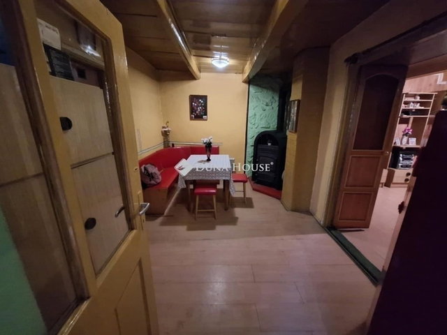 Eladó családi ház, Tápiószecsőn 24.99 M Ft, 2 szobás