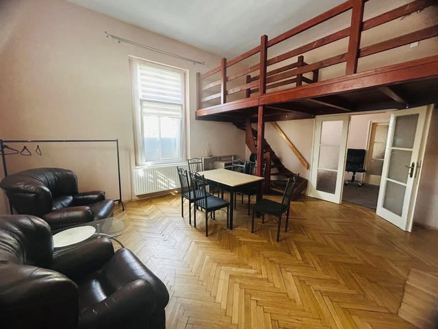 Eladó téglalakás, Szegeden 89.9 M Ft, 1+3 szobás