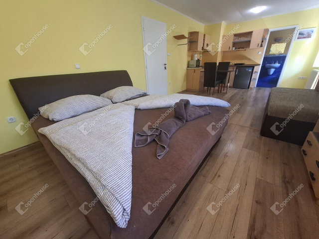 Eladó családi ház, Siófokon 369 M Ft, 9 szobás