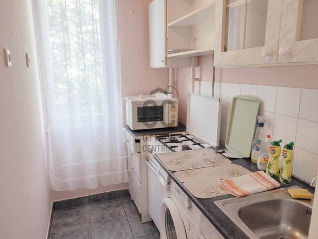 Eladó panellakás, Debrecenben, Sinai Miklós utcában 35 M Ft