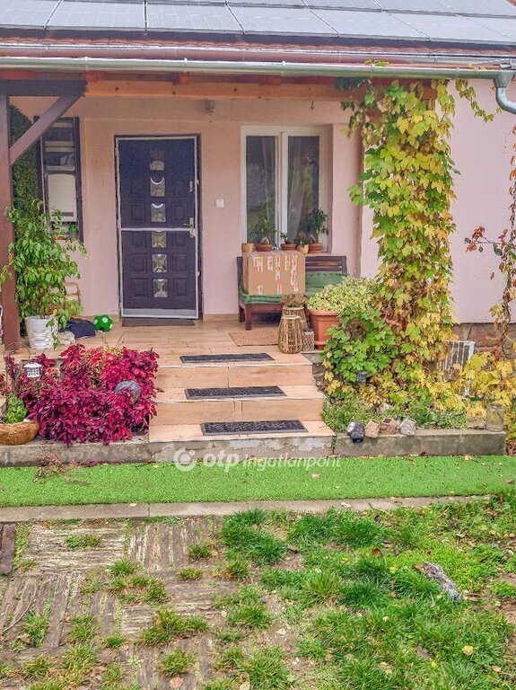 7 bed · 220m² · 149.900.000 ft