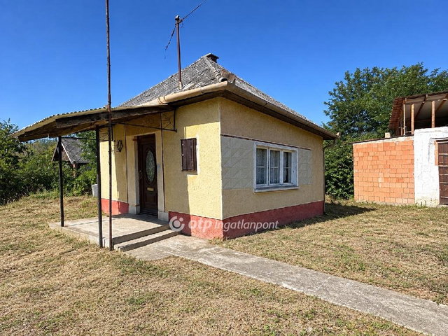 Eladó családi ház, Bocskaikerten 8 M Ft, 1 szobás