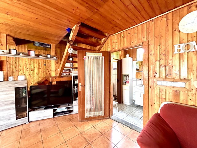 Eladó családi ház, Komáromban 49 M Ft, 5 szobás