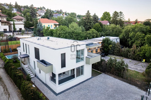 Eladó téglalakás, Balatonalmádiban 135 M Ft, 3 szobás