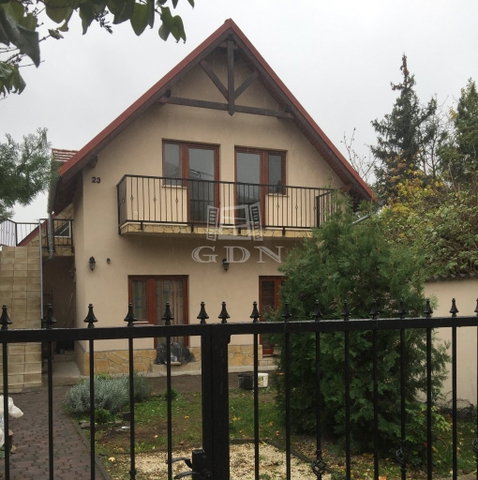 Eladó téglalakás, Budaörsön 99.9 M Ft, 1+2 szobás