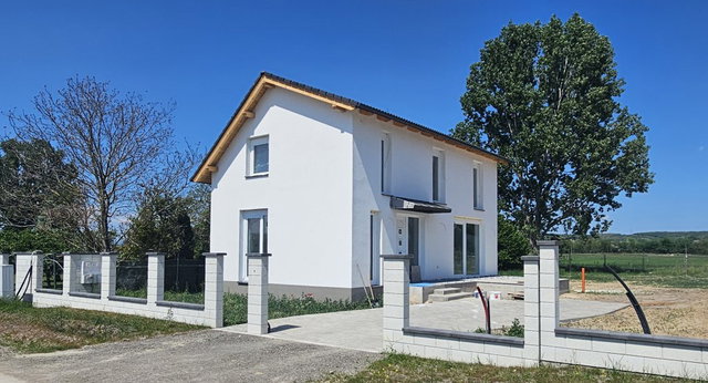 Eladó családi ház, Sződön 116.9 M Ft, 5 szobás