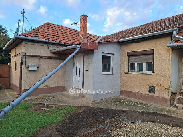 Eladó családi ház, Hajdúböszörményen 35 M Ft, 2 szobás