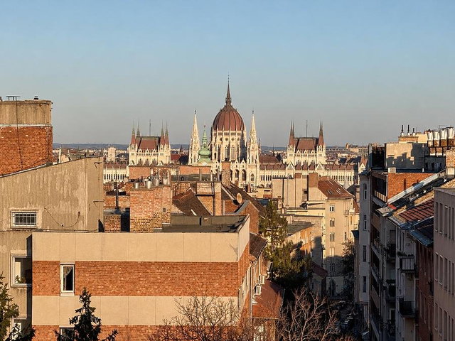 Eladó téglalakás, Budapesten, I. kerületben, Batthyány utcában