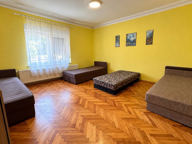 Eladó családi ház, Dunaújvárosban 64.99 M Ft, 3+2 szobás