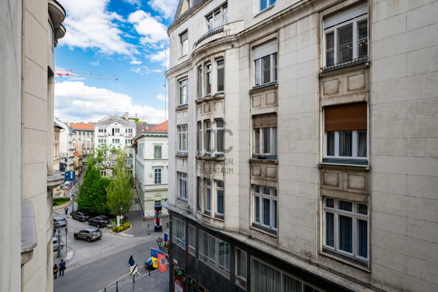 Kiadó téglalakás, albérlet, Budapesten, V. kerületben, 3 szobás