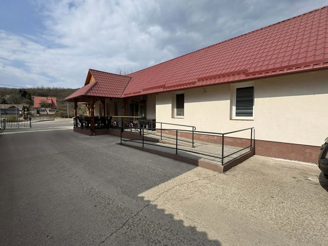 Eladó üzlethelyiség, Karancsalján 99 M Ft, 6 szobás