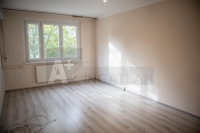 Kiadó panellakás, albérlet, Szegeden 200 E Ft / hó, 3 szobás