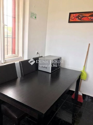 Eladó ipari ingatlan, Cegléden 220 M Ft / költözzbe.hu