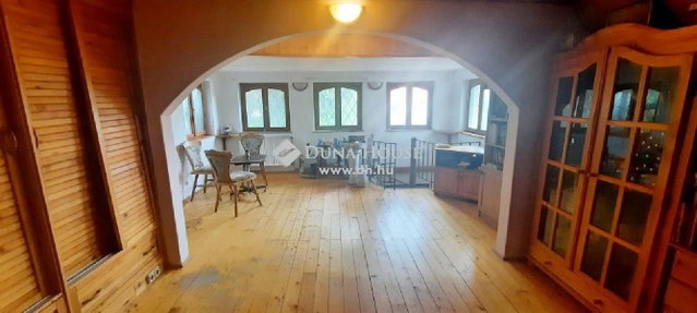 Eladó nyaraló, Sukorón 49 M Ft, 5 szobás / költözzbe.hu