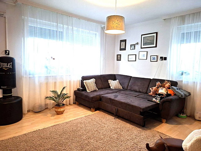 Eladó családi ház, Debrecenben 99.9 M Ft, 5 szobás