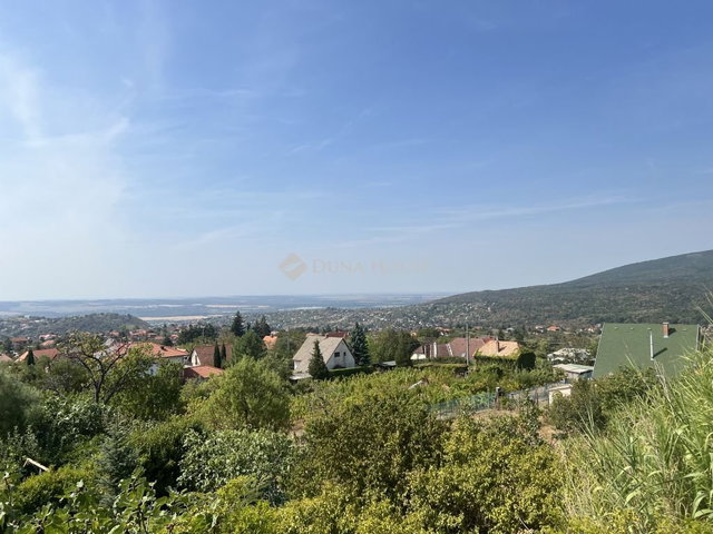 Eladó családi ház, Pécsett 289.9 M Ft, 4 szobás