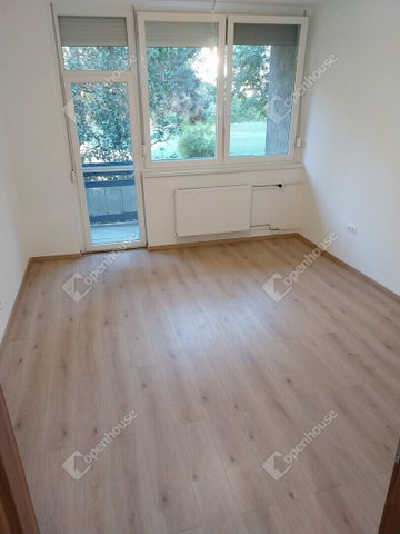 Eladó panellakás, Szombathelyen 27.9 M Ft, 1 szobás