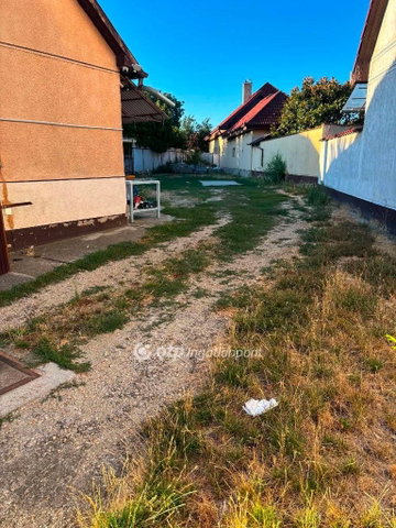 Eladó családi ház, Hajdúböszörményen 32.5 M Ft, 2+1 szobás