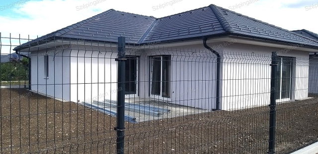 Eladó családi ház, Harkán 105 M Ft, 4 szobás