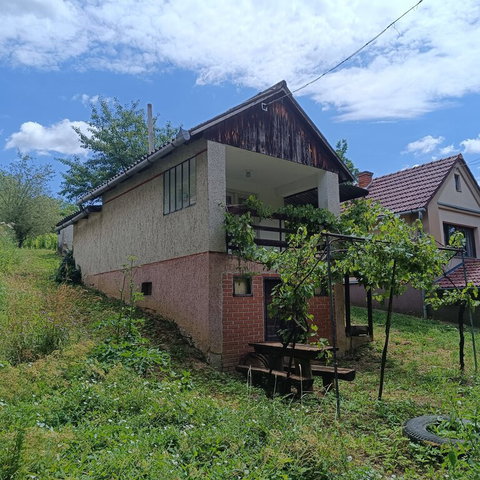 Eladó nyaraló, Csörnyeföldön 4.9 M Ft, 1 szobás