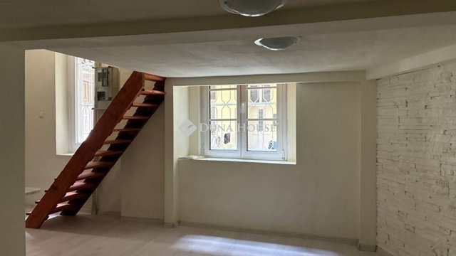 Eladó téglalakás, Budapesten, VIII. kerületben 45 M Ft, 2 szobás