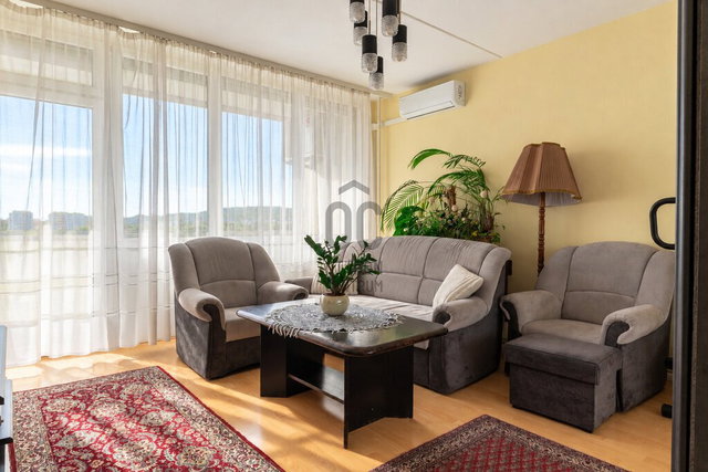 Eladó panellakás, Budapesten, XI. kerületben 99 M Ft, 4 szobás