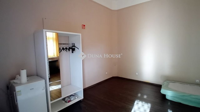 Eladó családi ház, Siófokon 85 M Ft, 6 szobás