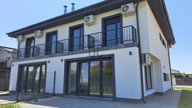 Eladó ikerház, Siófokon 134.99 M Ft, 4 szobás