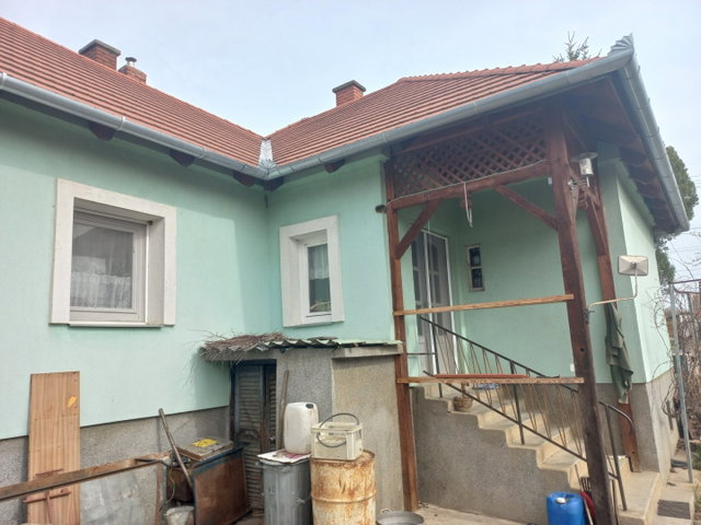 Eladó családi ház, Hegyesden 52 M Ft, 2 szobás