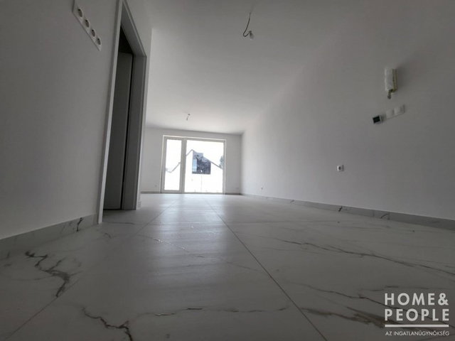 Eladó téglalakás, Szegeden 78 M Ft, 2 szobás