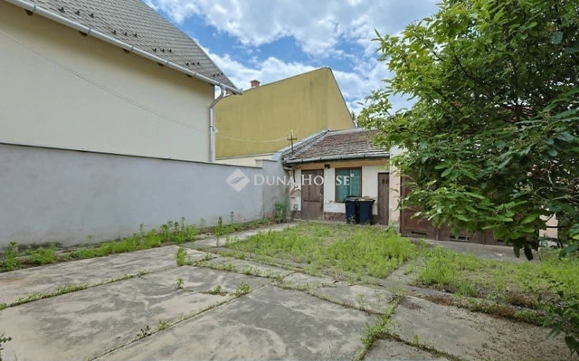 Eladó családi ház, Budapesten, IV. kerületben 89 M Ft, 2 szobás