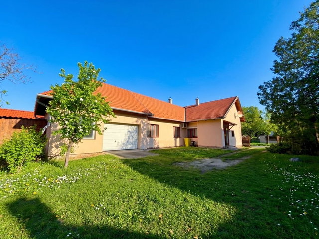 Eladó családi ház, Kőröshegyen 57 M Ft, 3 szobás