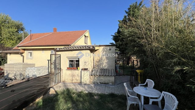 Eladó családi ház, Ercsiben 35 M Ft, 2 szobás