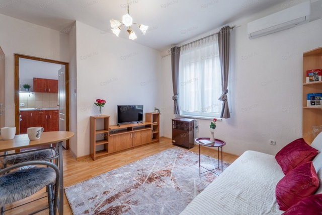 Eladó téglalakás, Budapesten, XIV. kerületben, Szatmár utcában