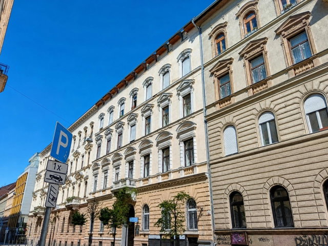 Eladó téglalakás, Budapesten, VI. kerületben 62.9 M Ft, 2 szobás