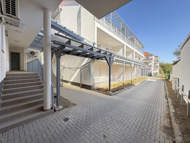 Eladó téglalakás, Kaposváron, Virág utcában 35.5 M Ft