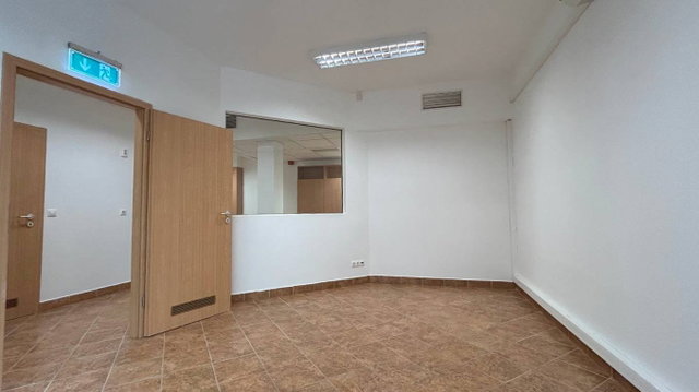 Kiadó üzlethelyiség, Debrecenben 230 E Ft / hó
