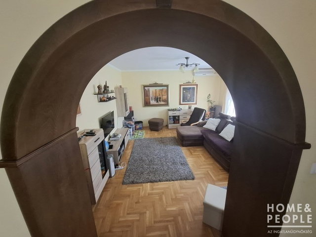 Eladó családi ház, Sándorfalván 152 M Ft, 5 szobás