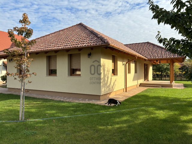 Eladó családi ház, Balatonszemesen 175 M Ft, 4 szobás