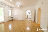 Kiadó családi ház, albérlet, Szegeden 700 E Ft / hó, 8 szobás