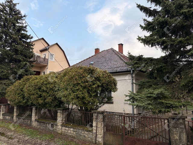 Eladó családi ház, Keszthelyen 57.9 M Ft, 3 szobás