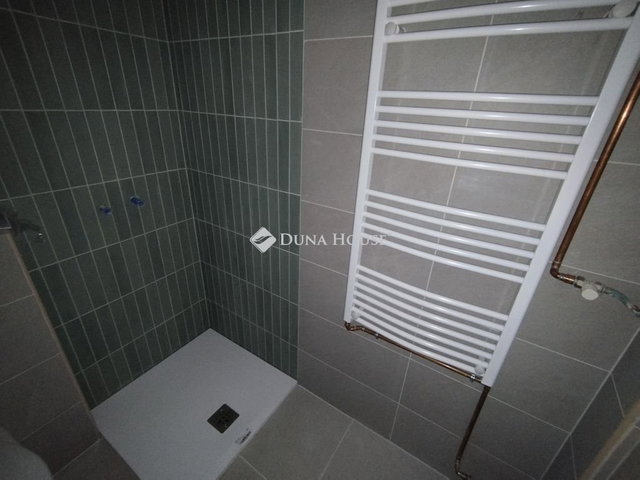 Eladó téglalakás, Tatabányán 39.99 M Ft, 2 szobás