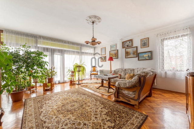 Eladó családi ház, Székesfehérvárott 142 M Ft, 5 szobás