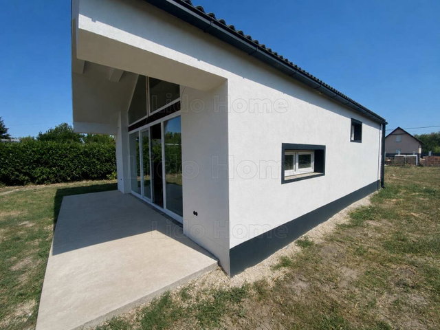 Eladó családi ház, Siófokon 77.9 M Ft, 3 szobás