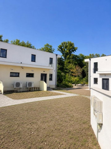 Eladó ikerház, Tatán 119 M Ft, 5 szobás / költözzbe.hu
