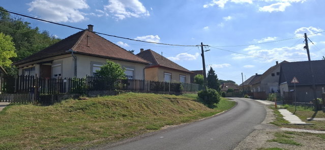 Eladó családi ház, Bényén 49.98 M Ft, 3 szobás