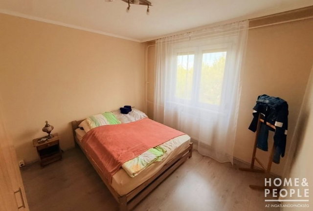 Eladó téglalakás, Makón 39.99 M Ft, 2 szobás