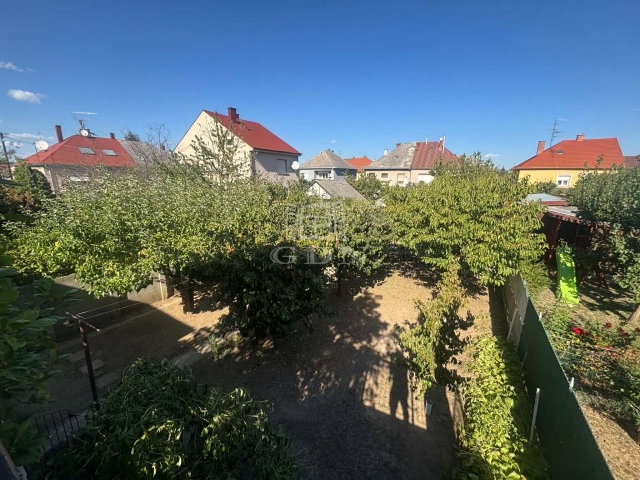 Eladó családi ház, Szombathelyen 68 M Ft, 6 szobás