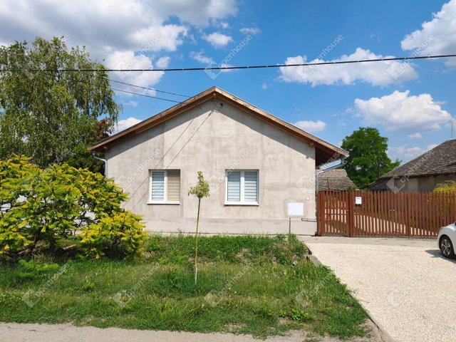 Eladó családi ház, Makón 68 M Ft, 6 szobás
